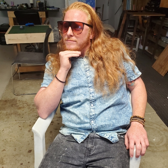 Meet your posher, Shawn - Picture 1 of 1